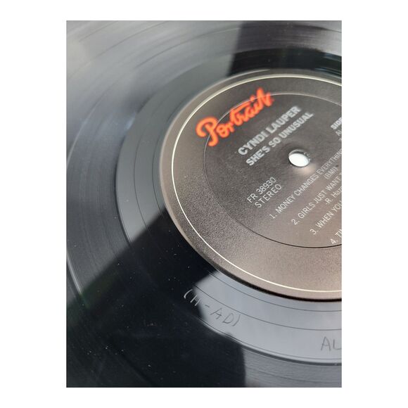 Cindy Lauper She's So Unusual Vinyl Record 1983 First Press 38930 Portrait - Picture 10 of 13